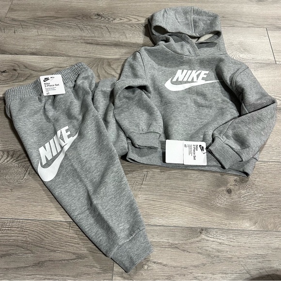 Unisex Nike Toddler 4T Club Fleece Pullover Hoodie and Pants, 2-Piece Set  NWT - Picture 5 of 12